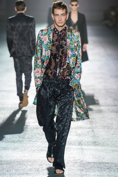 Look 47